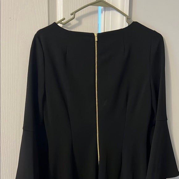 Elegant Black Dress with Flared Sleeves - Picture 3 of 4
